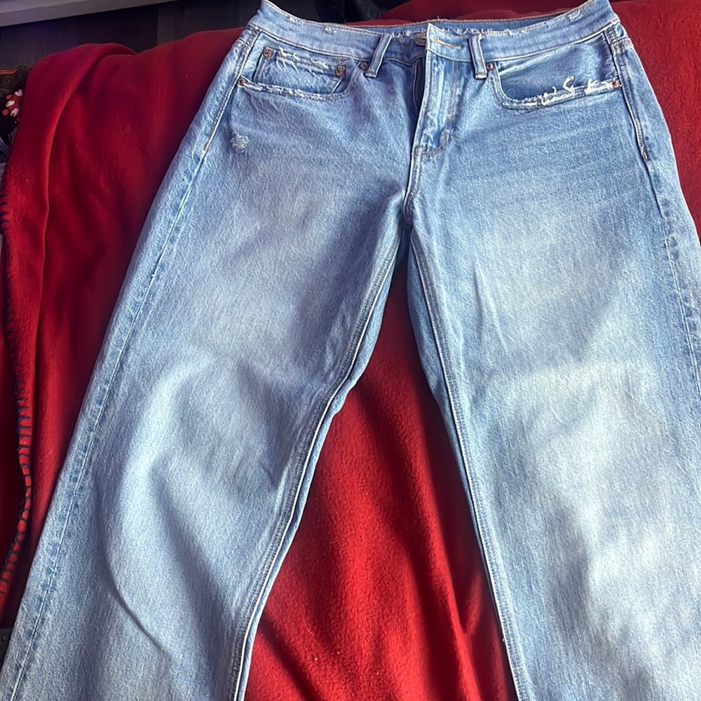 AMERICAN EAGLE 90s low rise straight leg jeans, size 6